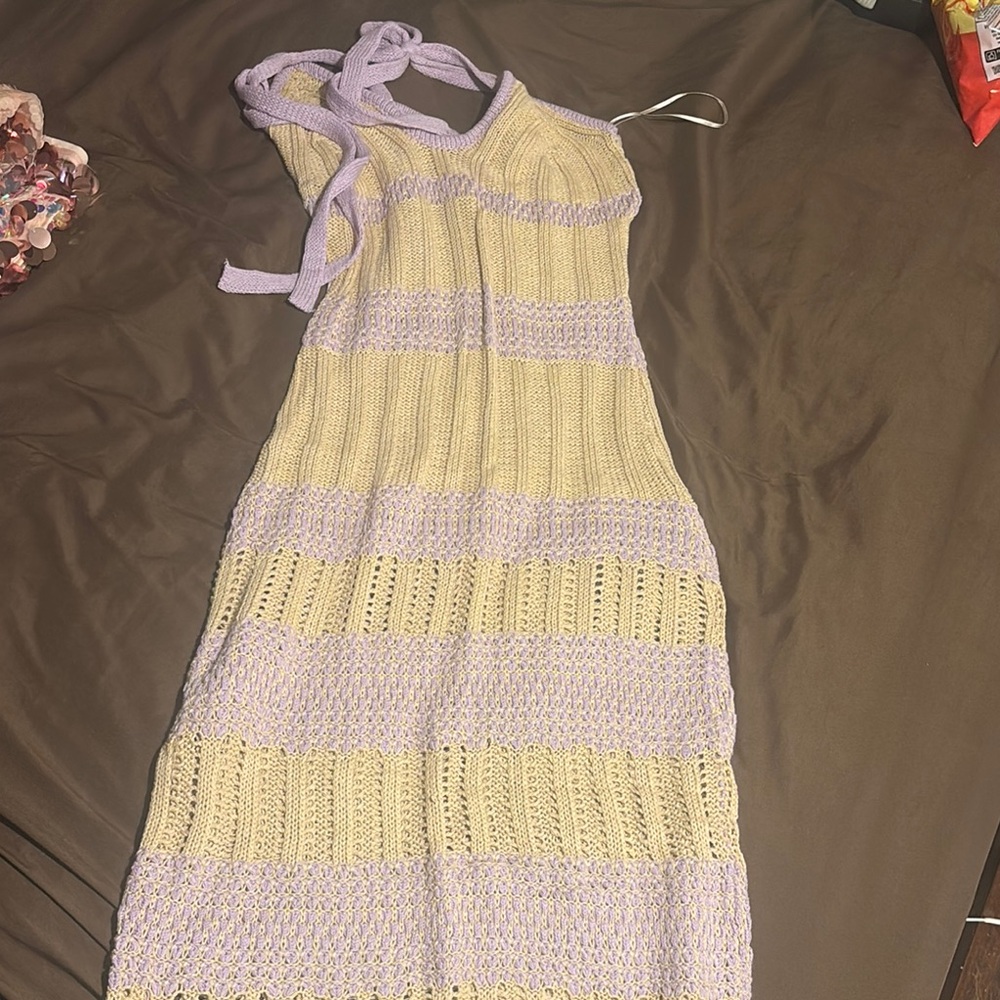 Elegant Backless Knit Dress in Lavender and Cream